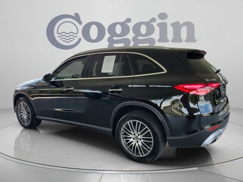 Used 2026 Mercedes-Benz GLC 300 image 3