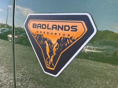 Used 2023 Ford Bronco Badlands image 21