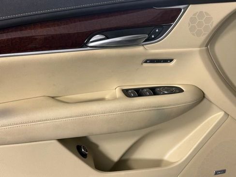 Used 2018 Cadillac XT5 Luxury w/ Driver Awareness Package AWD/4WD image 15