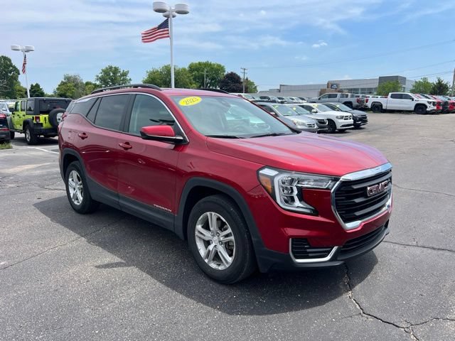 Used 2023 GMC Terrain SLE w/ Driver Convenience Package FWD image 3