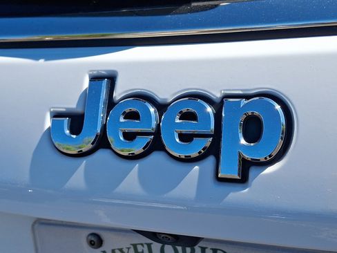 Used 2024 Jeep Compass Latitude AWD/4WD image 28