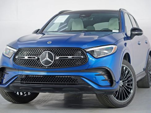 Used 2023 Mercedes-Benz GLC 300 w/ AMG Line image 3