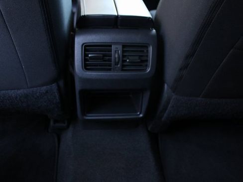 Used 2023 Nissan Rogue S image 31