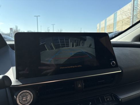 Used 2024 Toyota Prius XLE image 25