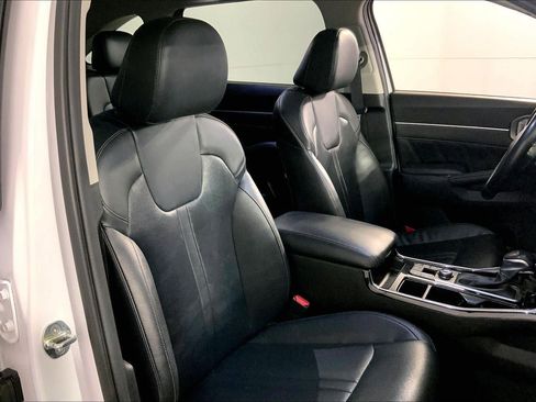 Certified 2023 Kia Sorento SX image 7