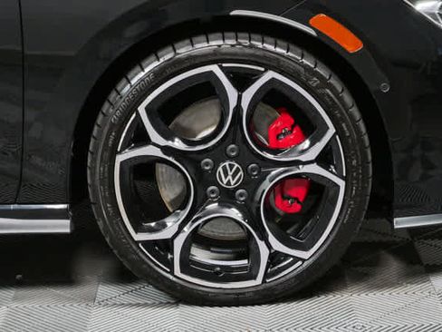 Certified 2025 Volkswagen GTI Autobahn FWD image 6