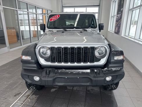Used 2024 Jeep Wrangler Unlimited Sport AWD/4WD image 2