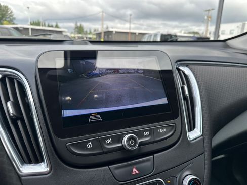 Used 2019 Chevrolet Malibu LT w/ LT True North Edition FWD image 31