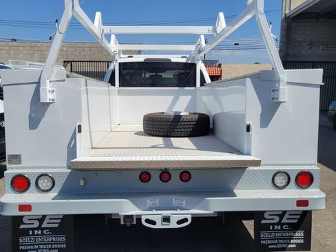 New 2024 Ford F350 XLT RWD image 10