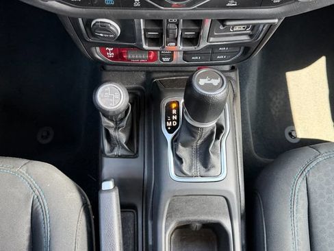 Used 2024 Jeep Wrangler Unlimited Rubicon 4xe AWD/4WD image 25