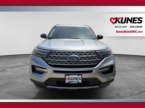 Used 2023 Ford Explorer Limited AWD/4WD image 3