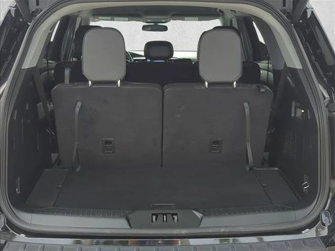 Certified 2022 Ford Explorer XLT w/ Equipment Group 202A RWD image 5