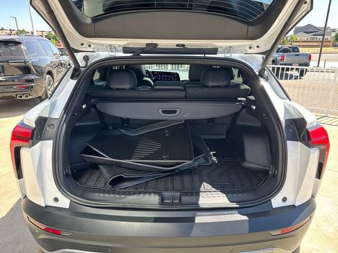Used 2024 Chevrolet Blazer EV LT AWD/4WD image 23
