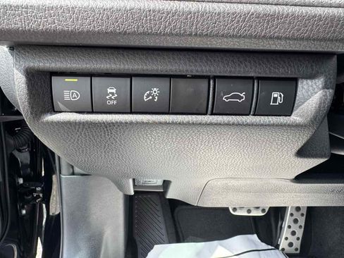 Used 2025 Toyota Camry SE w/ Multimedia Upgrade Package FWD image 18