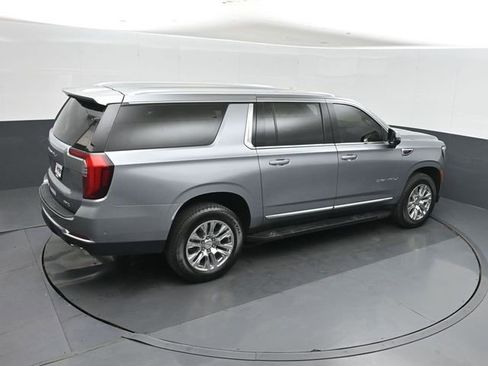 Used 2025 GMC Yukon XL Denali AWD/4WD image 33