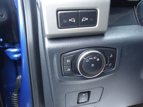 Used 2022 Ford F250 Lariat w/ Chrome Package image 18