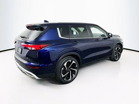 Used 2024 Mitsubishi Outlander SE image 9