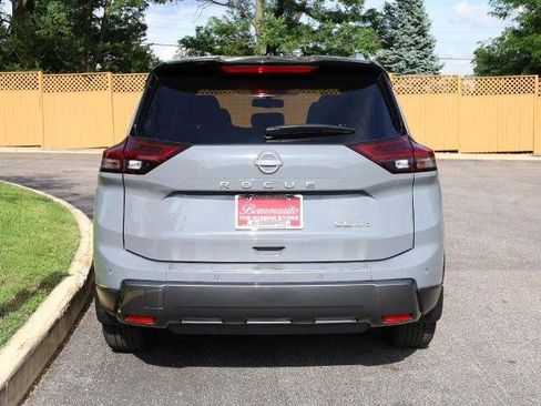 Certified 2025 Nissan Rogue SL AWD/4WD image 6