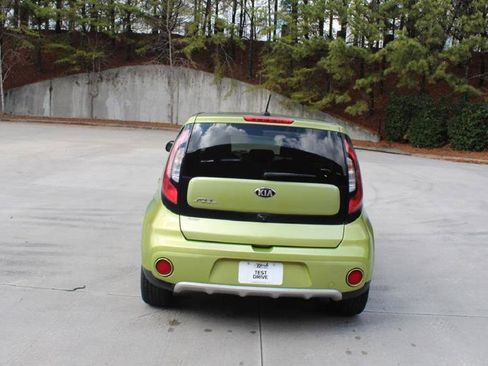 Used 2017 Kia Soul + image 4