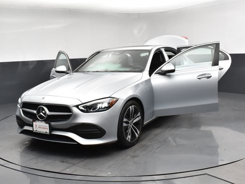 Used 2022 Mercedes-Benz C 300 4MATIC Sedan image 24