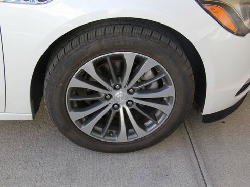 Used 2018 Buick LaCrosse Premium image 30