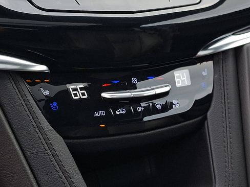 Used 2022 Cadillac XT6 Sport w/ Technology Package image 23