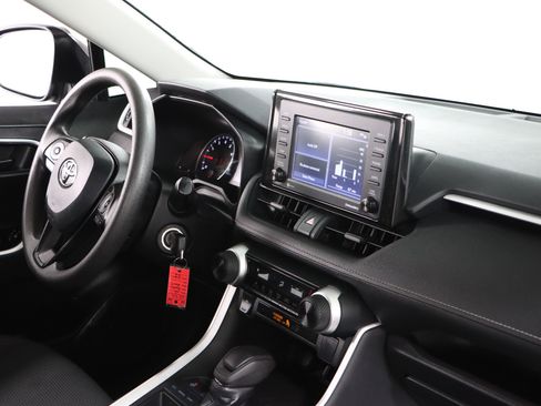 Used 2022 Toyota RAV4 LE image 25