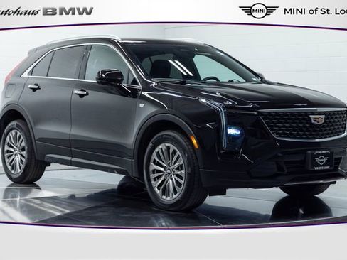 Used 2025 Cadillac XT4 Premium Luxury image 1