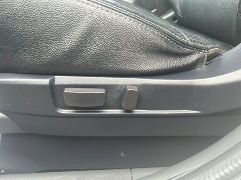 Used 2016 Mitsubishi Outlander SEL image 11