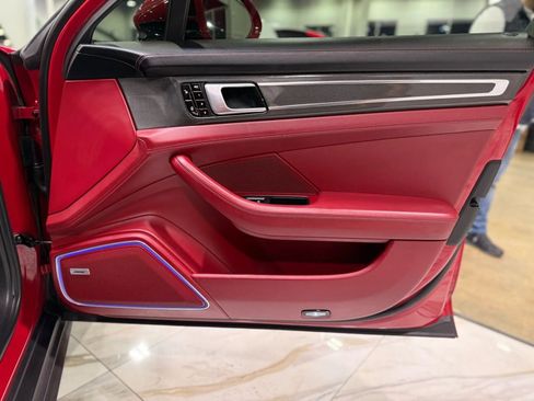 Used 2018 Porsche Panamera 4S image 49