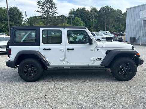 Used 2025 Jeep Wrangler Unlimited Sport AWD/4WD image 4