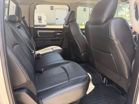 Used 2025 Nissan Rogue SV FWD image 17