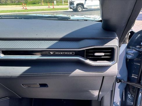 Used 2025 Ford Mustang GT Premium RWD image 15