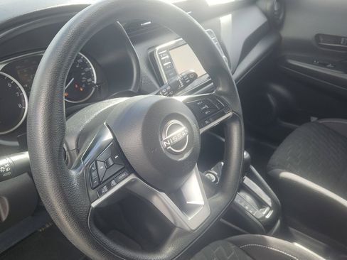 Used 2022 Nissan Kicks S FWD image 18