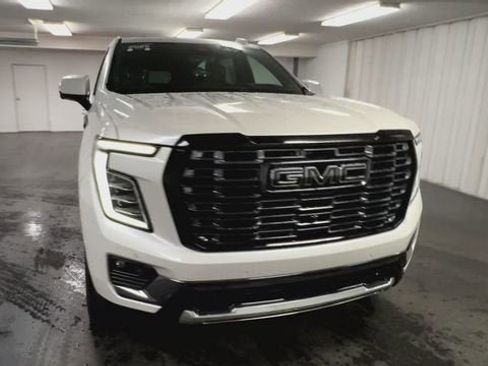 Certified 2025 GMC Yukon XL Denali Ultimate AWD/4WD image 3