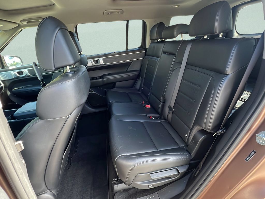Used 2024 Hyundai Santa Fe Limited FWD image 10