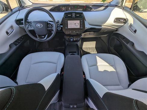 Certified 2020 Toyota Prius LE image 4