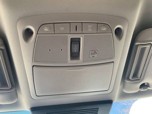 Used 2022 Nissan Armada SL w/ Captain's Chairs Package image 28