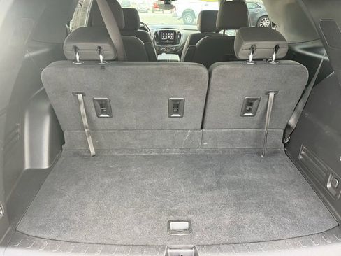 Used 2022 Chevrolet Traverse LT image 37