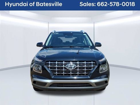 Used 2025 Hyundai Venue SEL FWD image 8