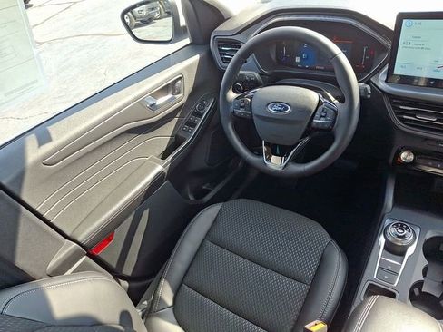 New 2025 Ford Escape SE image 9