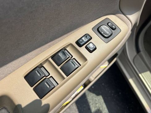 Used 2004 Toyota Camry LE FWD image 20