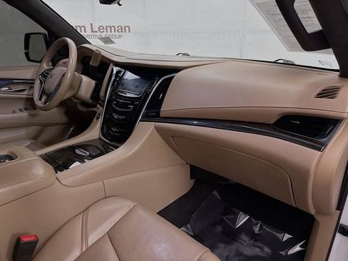 Used 2020 Cadillac Escalade Platinum image 35