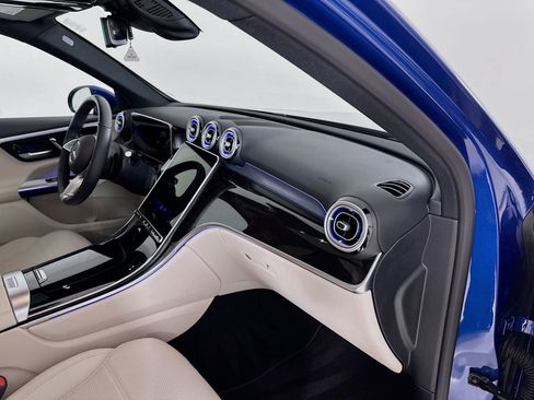 Used 2026 Mercedes-Benz GLC 300 image 33