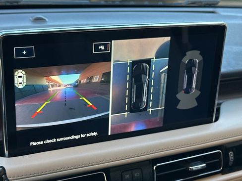 Used 2023 Lincoln Nautilus Reserve w/ Equipment Group 202A image 19