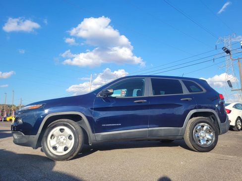 Used 2015 Jeep Cherokee Sport image 5