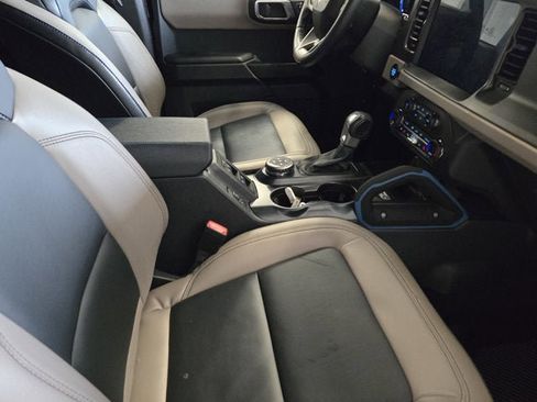 Used 2024 Ford Bronco Wildtrak image 4