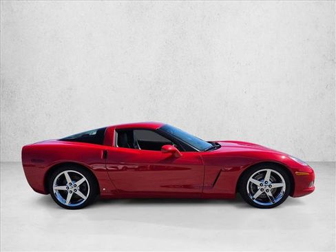 Used 2007 Chevrolet Corvette Coupe w/ Performance Package RWD image 5