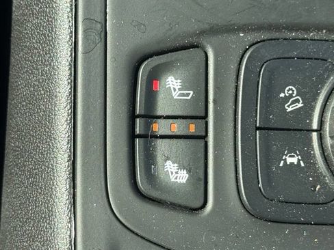 Used 2024 GMC Terrain SLE w/ Driver Convenience Package FWD image 21