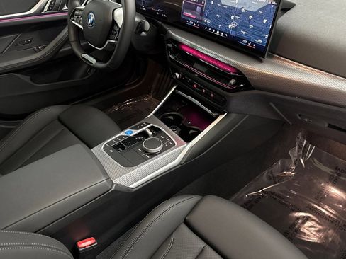 Used 2025 BMW i4 eDrive40 w/ Parking Assistance Package image 32